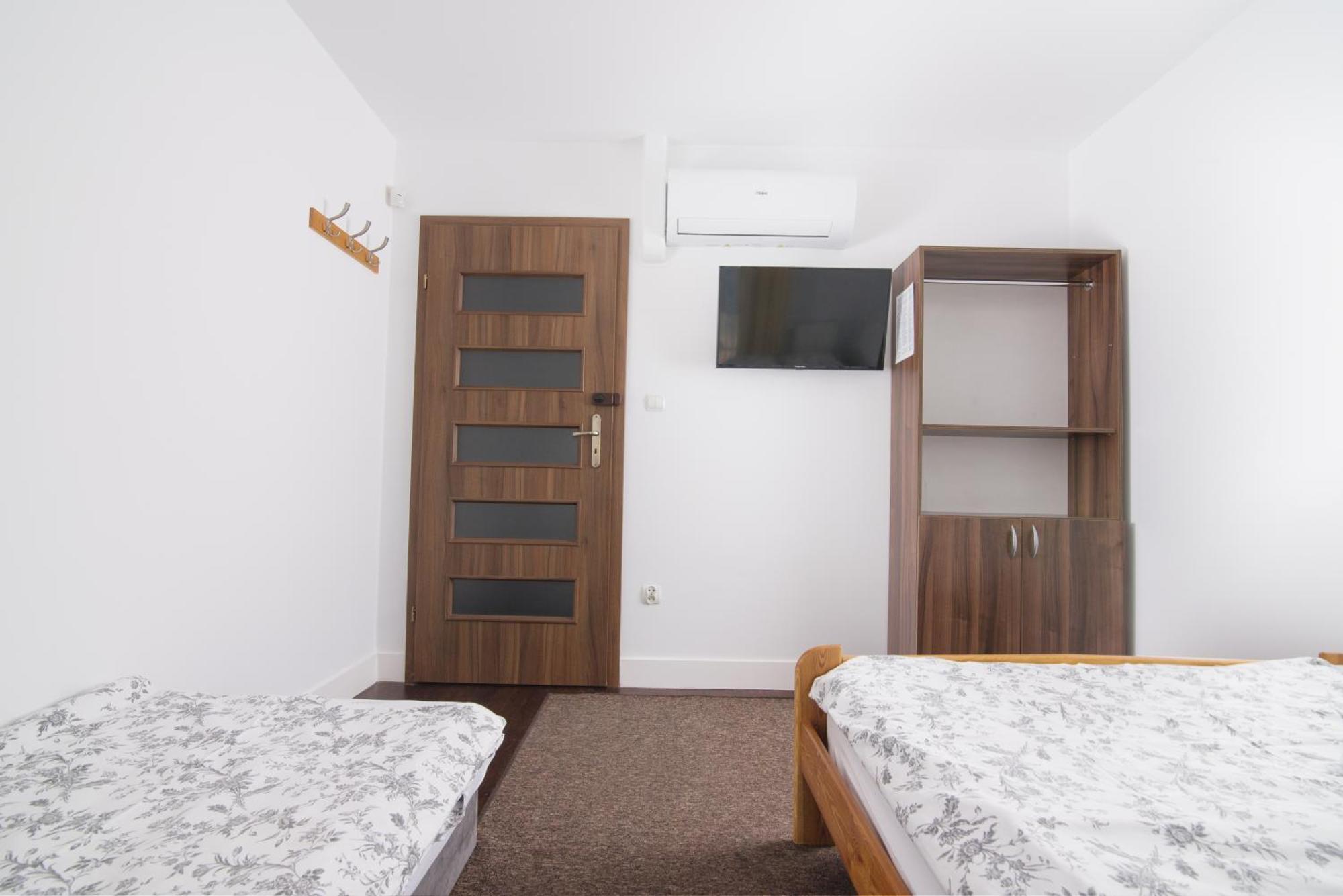 Hubertus Hotel Wola Rzedzinska Kamer foto