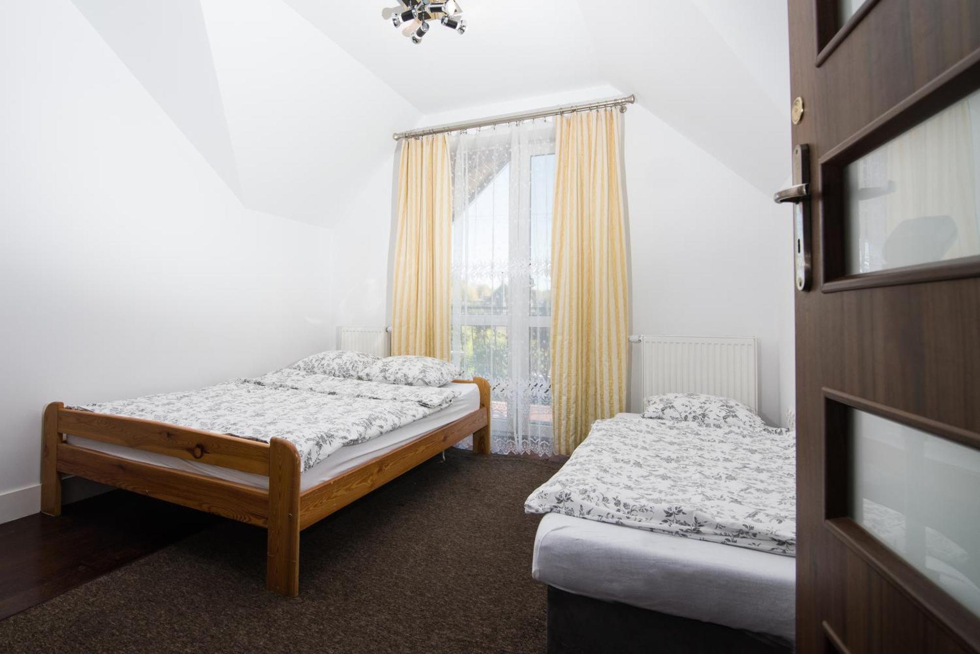Hubertus Hotel Wola Rzedzinska Kamer foto